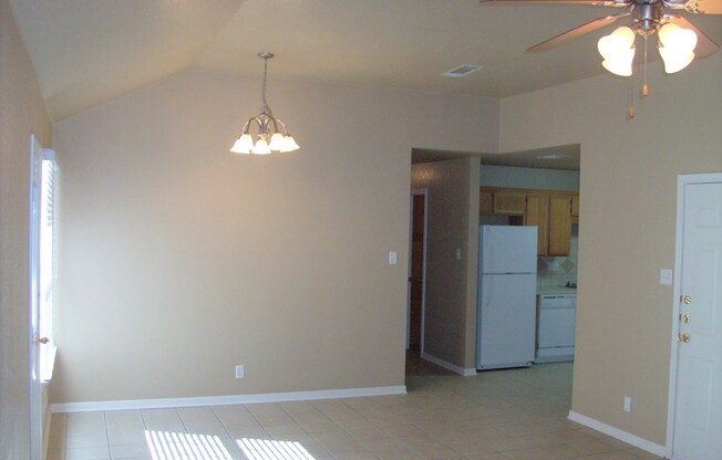 Charming Duplex with Great Features & Location! Viewable 7/25
