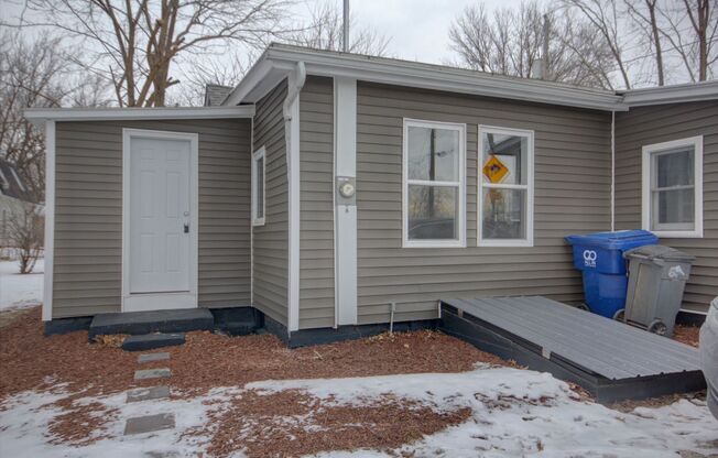 2 BED 1 BATH HOUSE FOR RENT