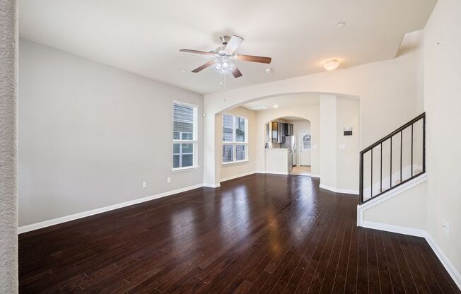 Charming 3 Bedroom, 2.5 Bath Townhouse in Cedar Park Town Center!