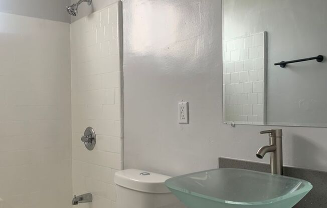 1 bed, 1 bath, $1,900, Unit 19