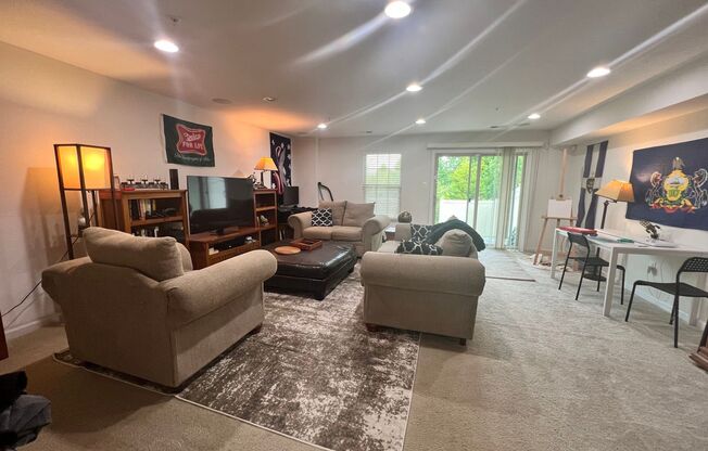 Charming 3 BR/2.5 BA Townhome in Hanover!
