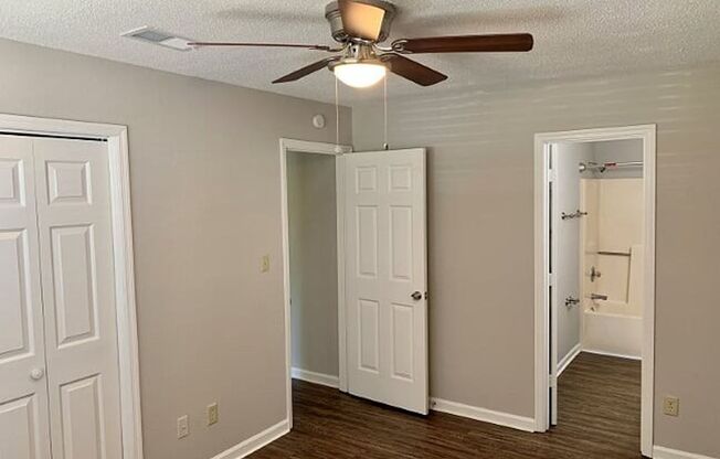 1 bed, 1 bath, $600, Unit H07