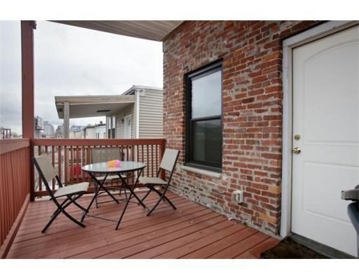 2 beds, 1 bath, 878 sqft, $2,750, Unit 8