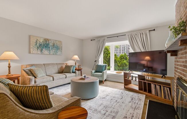 Furnished Arlington Townhouse for Rent- Garage Parking, Amazing Location