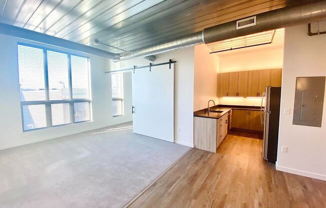 2 beds, 1 bath, 835 sqft, $2,195, Unit Unit 402