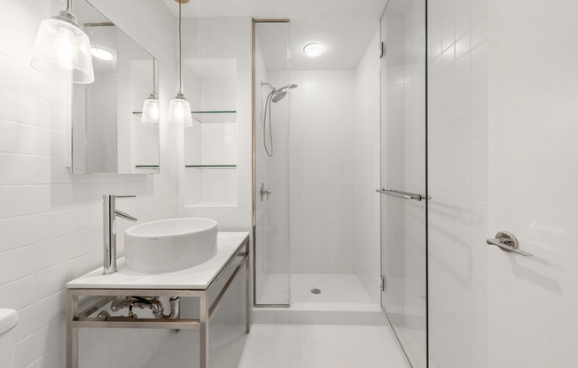 3 beds, 3 baths, 2,200 sqft, $15,000, Unit 710