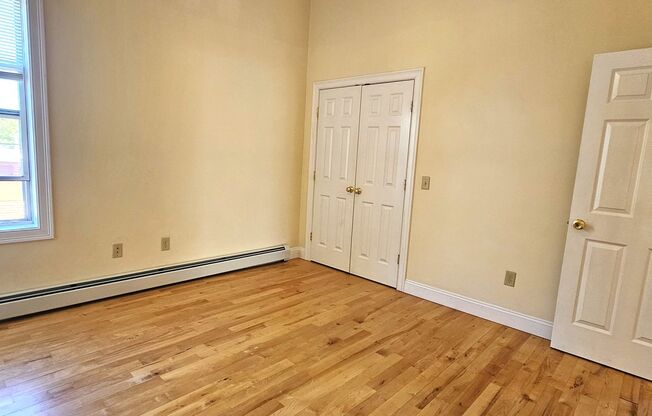 1 bed, 1 bath, $1,900, Unit APT 1