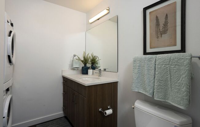 Studio, 1 bath, 461 sqft, $1,469, Unit 422