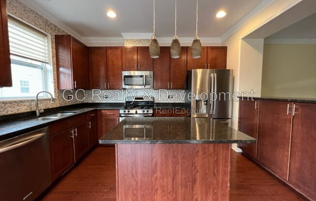 1271 EVERGREEN AVE