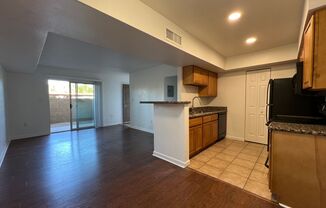 Adorable ground level condo in prime Scottsdale location!