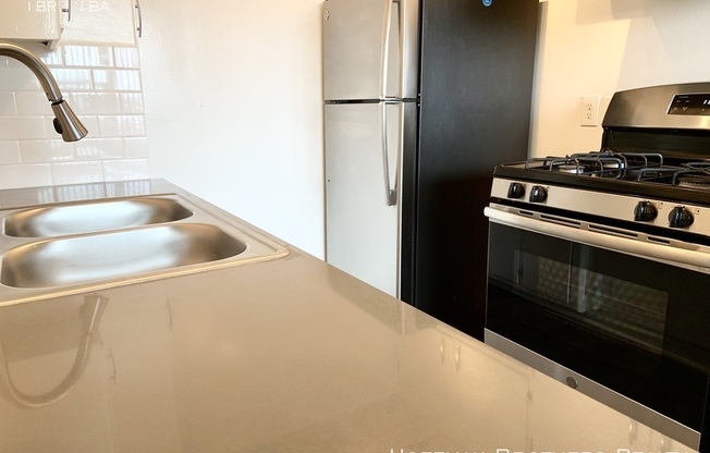 2 beds, 1 bath, $2,395