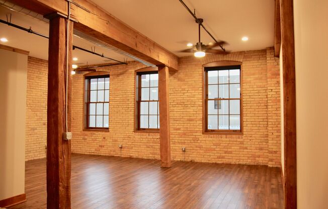 2 beds, 1 bath, 1,121 sqft, $1,995, Unit 209