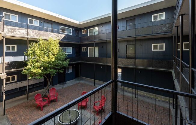 2 beds, 1.5 baths, 800 sqft, $2,445, Unit 303