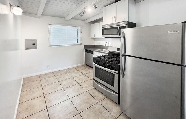 1 bed, 1 bath, 543 sqft, $2,280, Unit 8