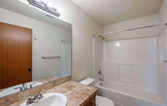 2 beds, 2 baths, $1,395, Unit 4410-203