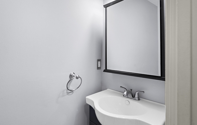 2 beds, 1.5 baths, 928 sqft, $2,500, Unit 205