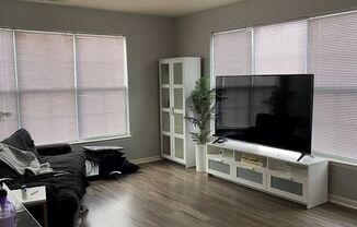 2 beds, 2 baths, $2,450, Unit 3309