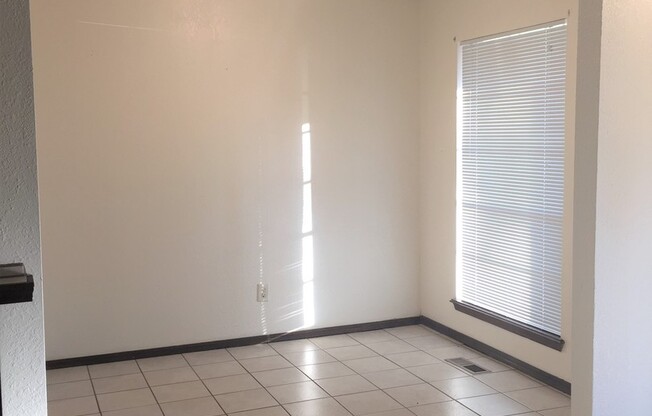 900 - 904 Aspen Ct