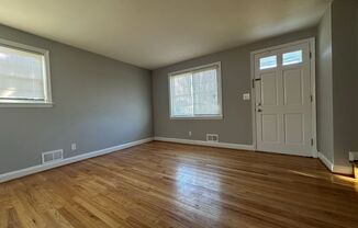 3 beds, 1 bath, $2,200