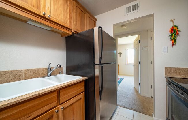 1 bed, 1 bath, $1,800, Unit UNIT 40