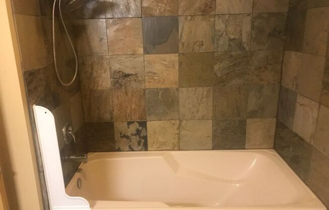 2 beds, 1 bath, 1,054 sqft, $1,800, Unit 207