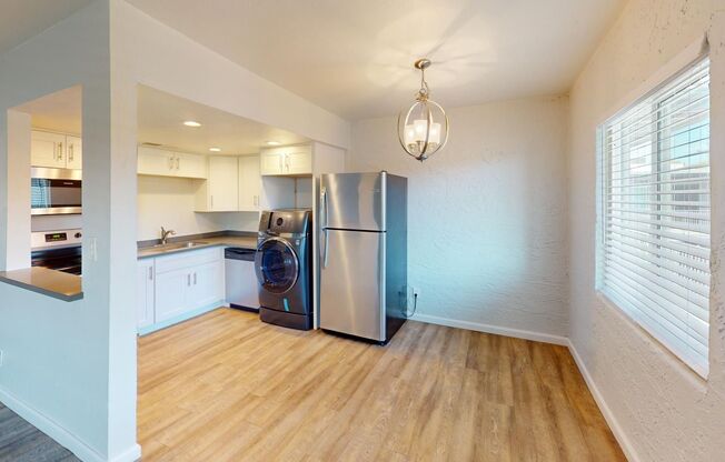 2 beds, 1 bath, 900 sqft, $1,390, Unit 25