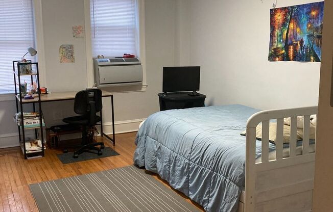 Studio, 1 bath, 290 sqft, $975, Unit 4K