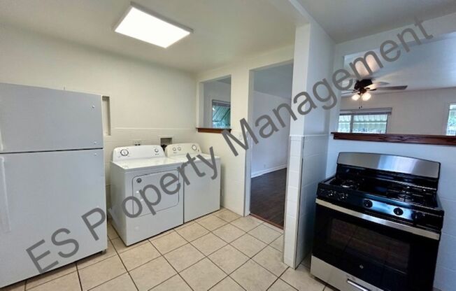 2 beds, 1 bath, $1,150