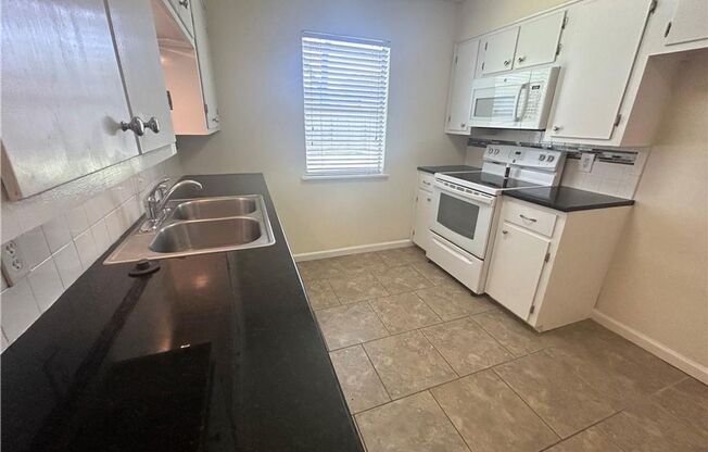 6225 Aspenwood - 3/Bed 1/Bath - $1475/month