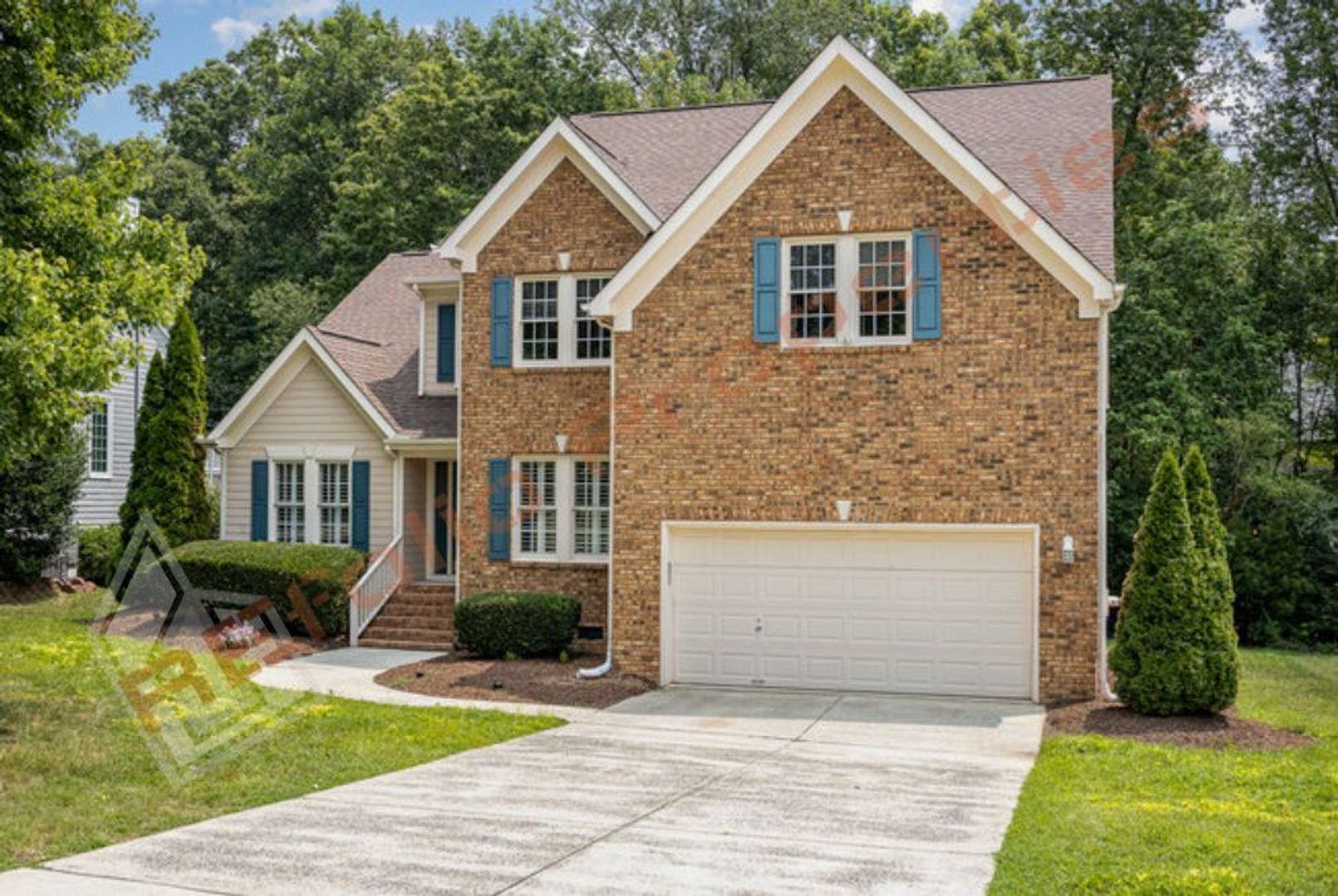 Lovely 4-Bedroom House w/1st FL Primary Suite and Office Located in Preston Oaks, Cary! Available Aug 7!