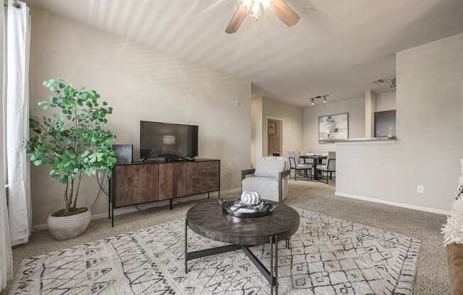Welcome to Spring Creek Apartments in Crestview