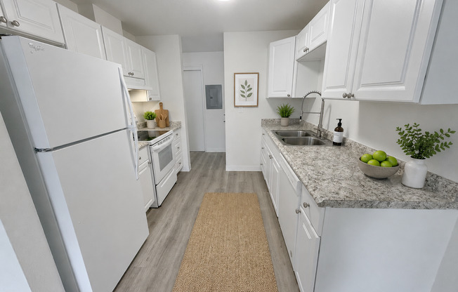 2 beds, 2 baths, 940 sqft, $1,435, Unit 15-36