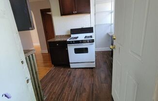 2 beds, 1 bath, $1,675, Unit Unit #5206-02