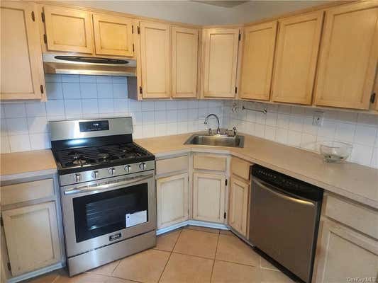 3 beds, 2 baths, 864 sqft, $3,464, Unit 1