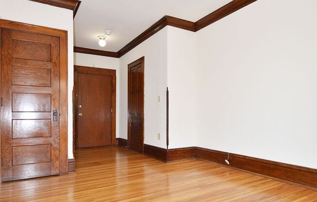 1 bed, 1 bath, 410 sqft, $905, Unit 11 - 38