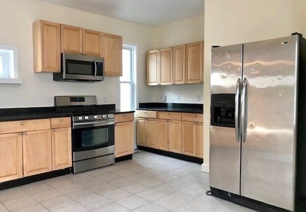 4 beds, 2 baths, 1,500 sqft, $4,000, Unit 2