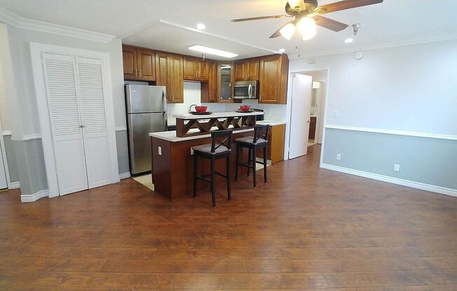 2 beds, 2 baths, 940 sqft, $2,895, Unit 406