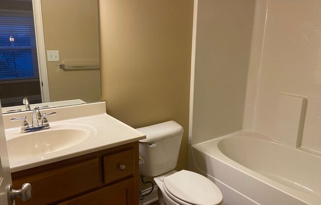 2 beds, 2.5 baths, 1,115 sqft, $1,055, Unit 030