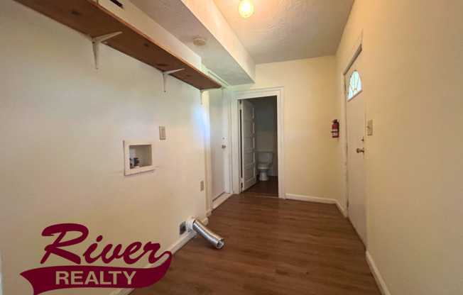 2 beds, 1.5 baths, 1,306 sqft, $900, Unit 25 Curry St