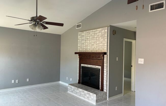 3 beds, 2 baths, $1,650