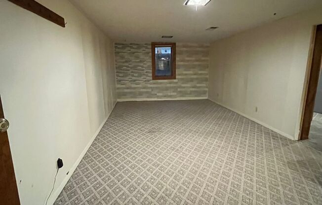 1 bed, 1 bath, 700 sqft, $800, Unit Unit 2