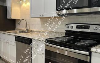 1641 Arlyn Circle Unit E