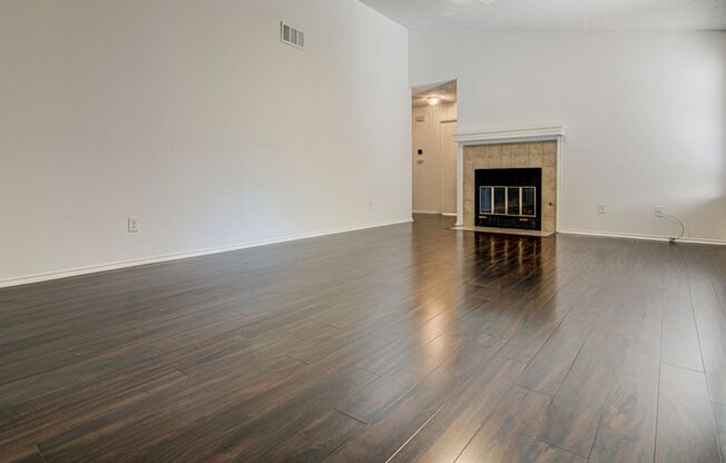 Millwood 3/2 walking distance to Apple Campus!