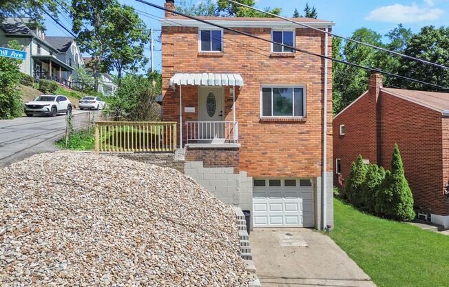 READY FOR MOVE IN! Don't miss this RENOVATED 2 bedroom in BEECHVIEW!