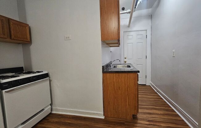 1 bed, 1 bath, $1,450, Unit 3919 - BW