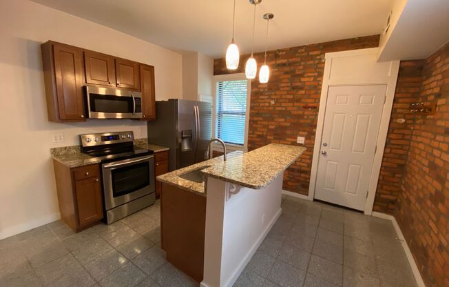 Hunter Ave 888-890 NCR