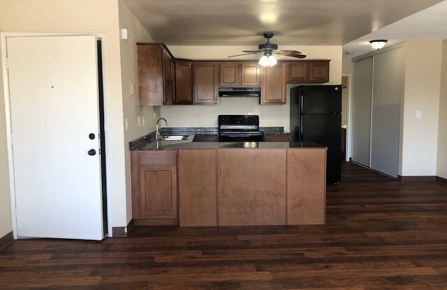 1 bed, 1 bath, 800 sqft, $1,945, Unit N17