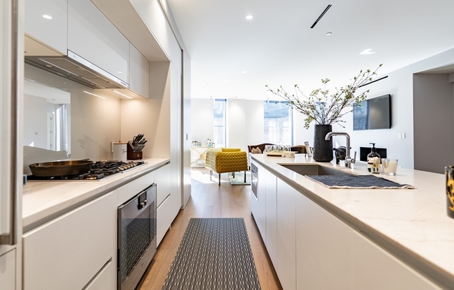 10 FARNSWORTH ST