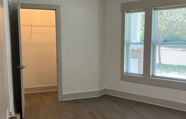 2 beds, 2 baths, 940 sqft, $2,900, Unit Heritage East- Unit 101