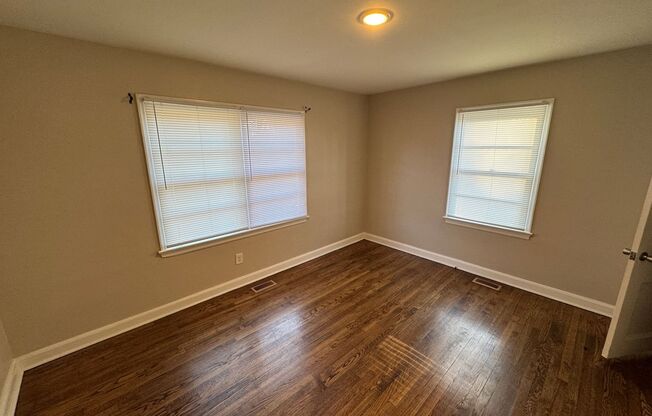 3 beds, 1 bath, $1,300